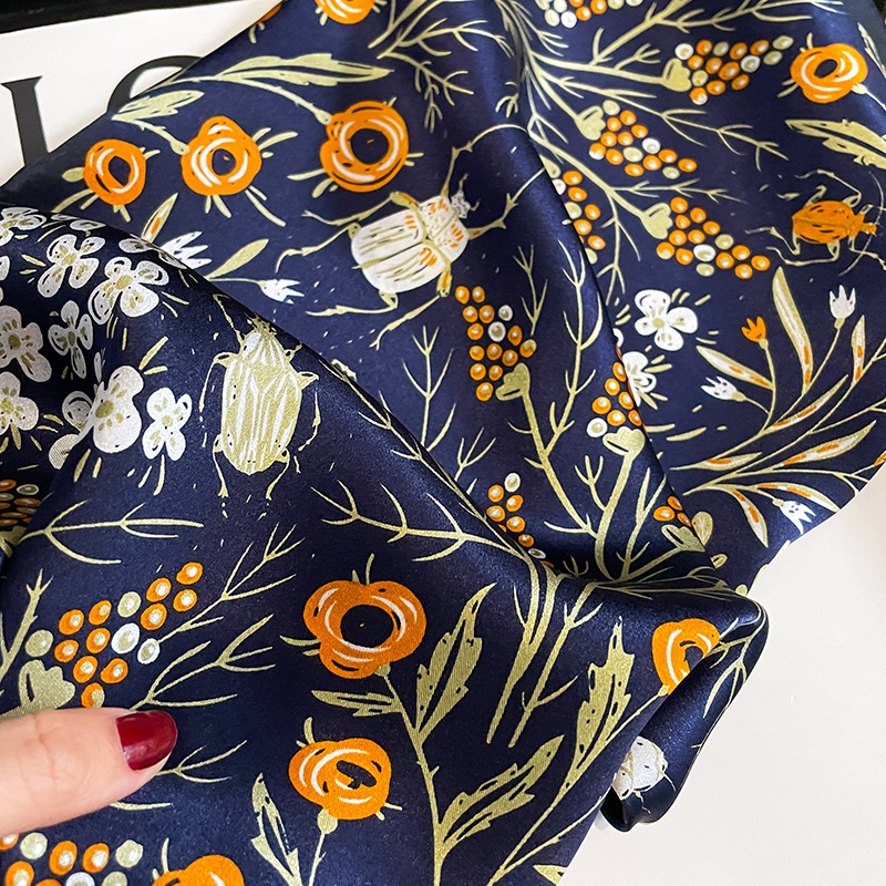 ผ้าพันคอไหมแท้ 100% แฟชั่นปี 2 - Scarf Silk Square บทวิจารณ์และราคา