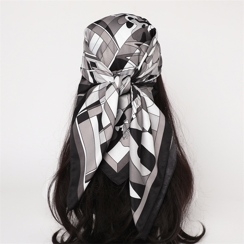 ผ้าพันคอไหมทวิลล์ลายสก๊อตแบบให - Scarf Silk Square บทวิจารณ์และราคา